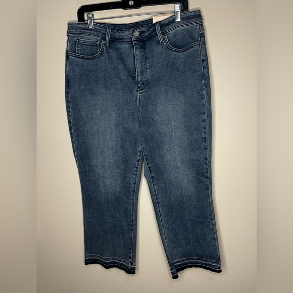 NYDJ Jeans Crop Blue Jeans Lift Tummy Tuck Size 14 NWT Capri - Picture 4 of 11